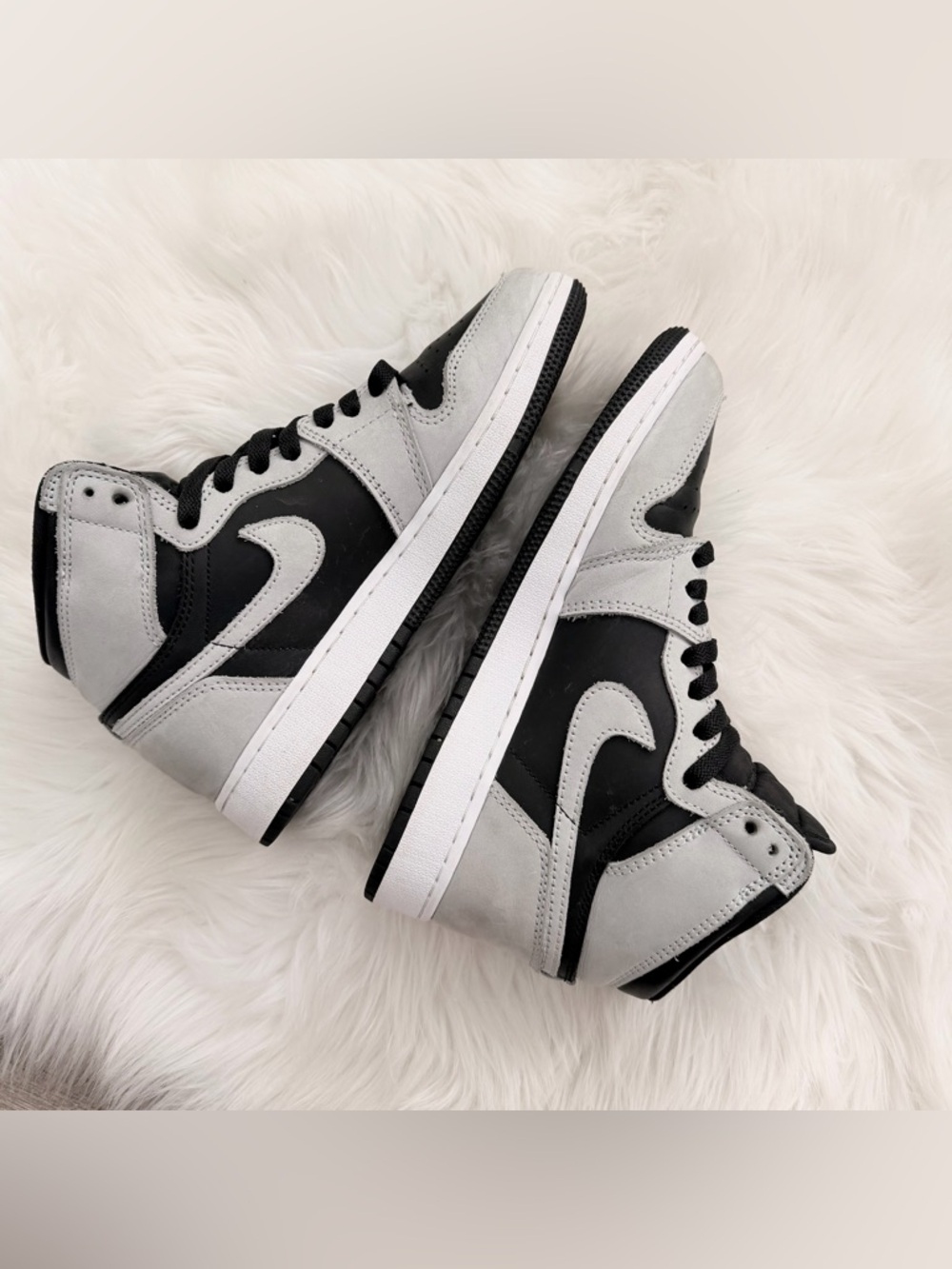 Jordan Retro 1 High OG ‘Shadow 2.0’ - Picture 6 of 9
